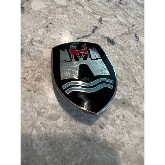 Vintage 1960-1963 Volkswagen Wolfsburg Castle Hood Crest Emblem Badge JL - Picture 2 of 6